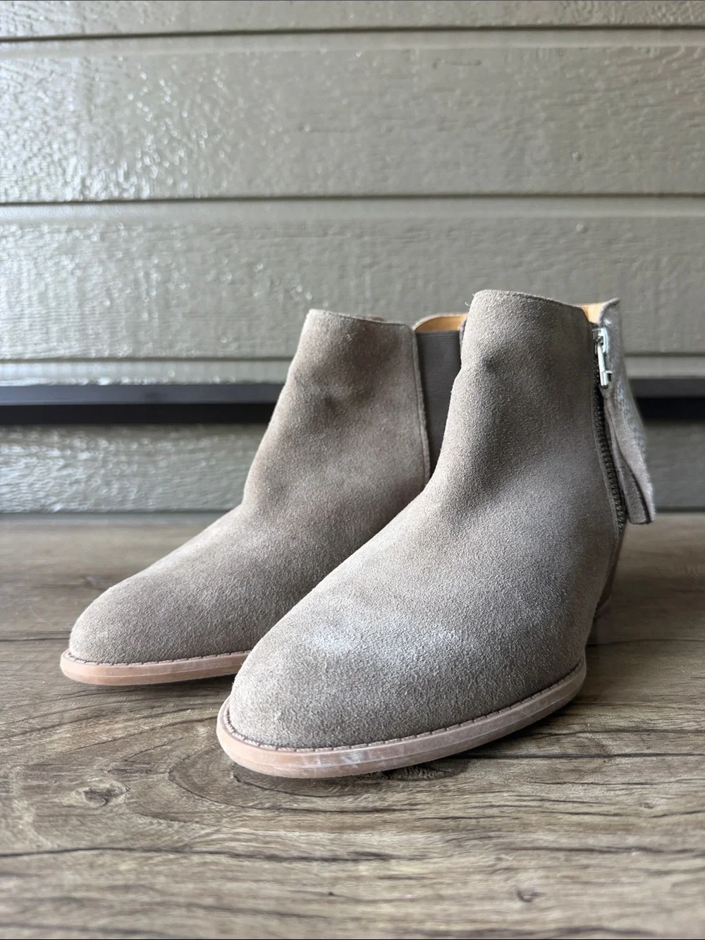 Vionic Women’s Taupe Suede Ankle Booties size 8.5